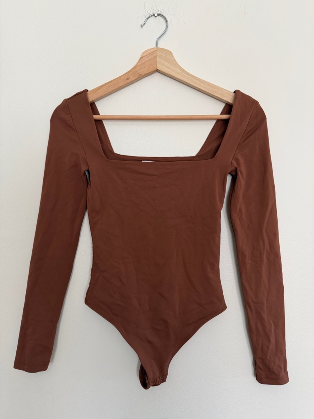 Aritzia Babaton Contour Squareneck Long Sleeve Bodysuit - Picture 2 of 5